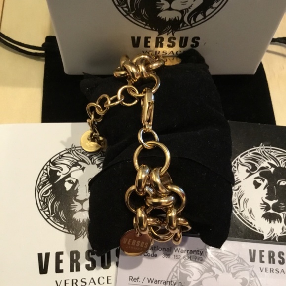 🦁 NWT Versace Versus Agadir Champagne Dial Gold Tone Stainless Steel Watch 🦁 - Picture 6 of 7